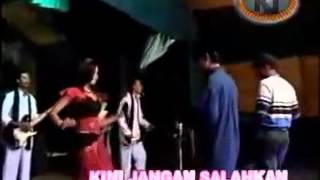 Download Lagu 11 PUTRA BUANA ~ CINTA BERDURI      - YouTube.flv MP3