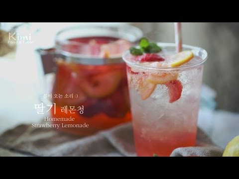 homemade-strawberry-lemonade-::-kimi