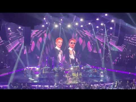 Eurythmics "Sweet Dreams" 2022 Rock and Roll Hall of Fame Induction, Microsoft Theater, LA, 11.5.22