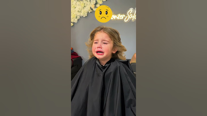 Le coiffeur a coupé les cheveux de la fille ! 💇‍♀️✂️