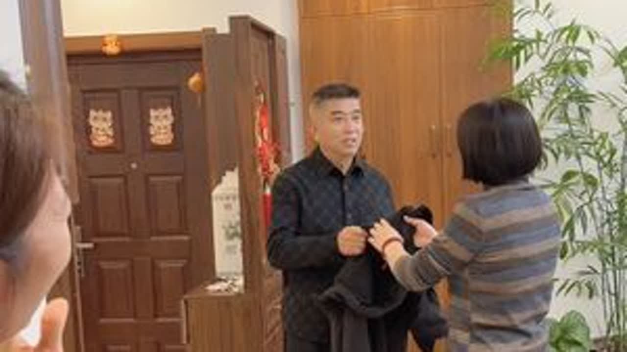 这款益生菌是国药集团升级版的，一共给我们三盒每盒20袋，一共有60袋，每天饭后吃就可以 