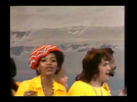 Les Humphries Singers - We Are Going Down Jordan