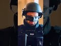 @EmmanuelMacron  SE CACHE DU GIGN
