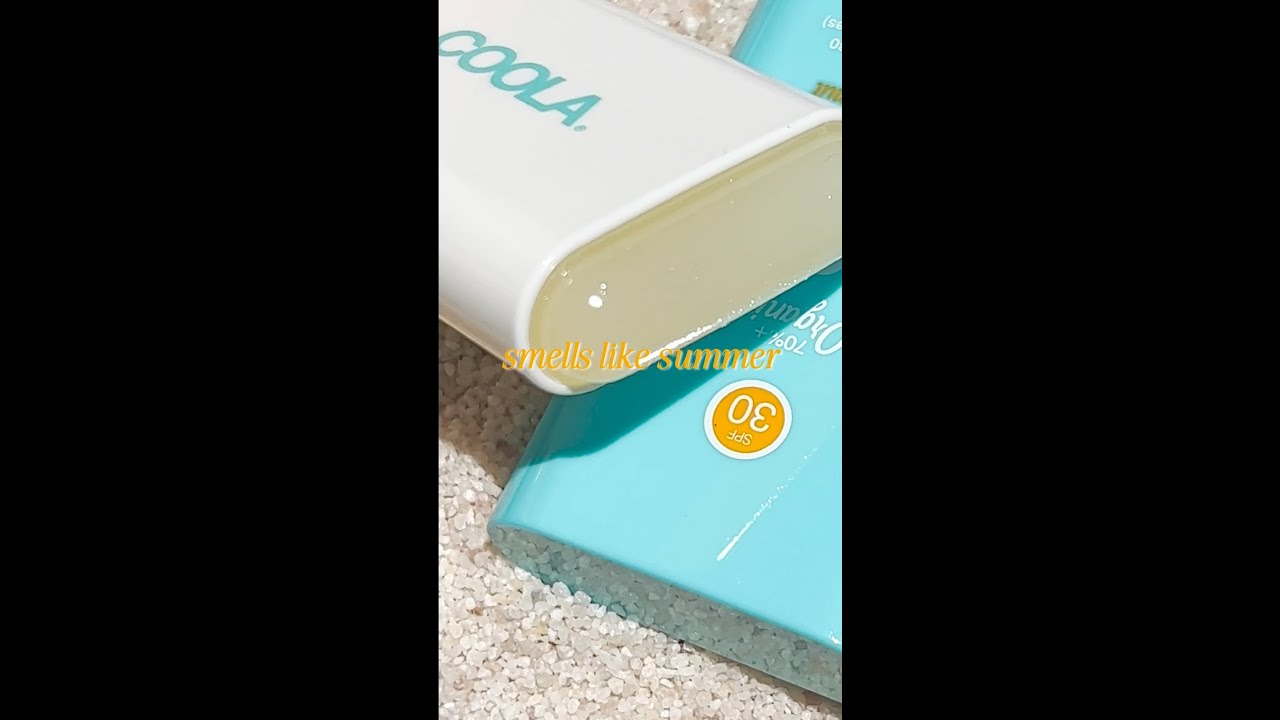 The smell of summer, in our Classic Sunscreen SPF 30 Stick 🥥