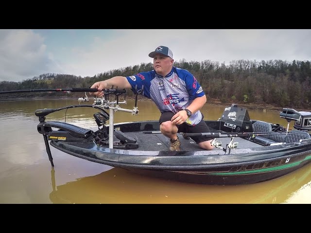 Spider rig fishing Beaver Lake with crappie fishing guide Payton Usrey 