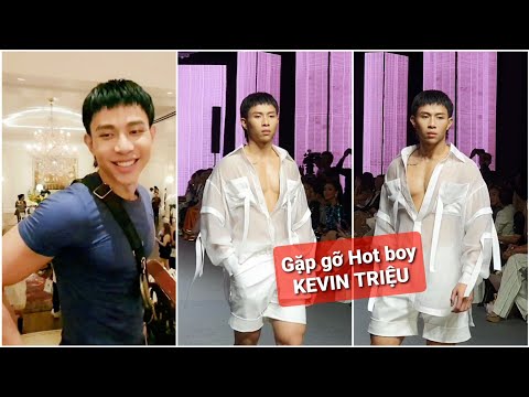 Video Gặp gỡ Hot boy 6packs TRIỆU VĨNH KIÊN lần đầu catwalk... - youtube