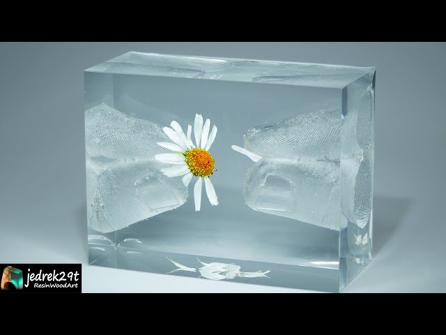 How to make your OWN Holographic Silicone Mold and resin art from  diffraction grating film 