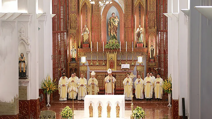 Gregorian Chant - Regina Caeli with Lyrics Latin/E...