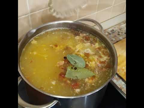 Гороховый суп с копчеными ребрышками