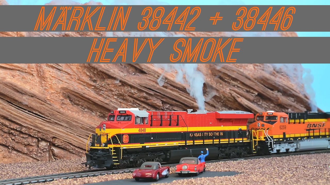 Märklin 38442 + 38446 US Dieselloks GE ES44AC Heavy Smoke