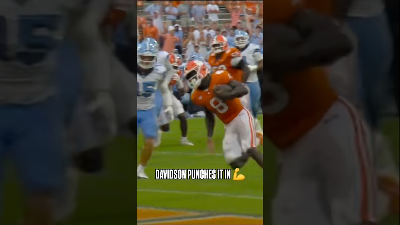 Gideon Davidson gives Clemson the lead after an extended rain delay in Death Valley 🐅 #clemson #cfb