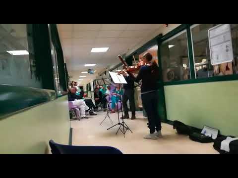 Ospedale di Perugia: esibizione musicale nel reparto di neonaotologia
