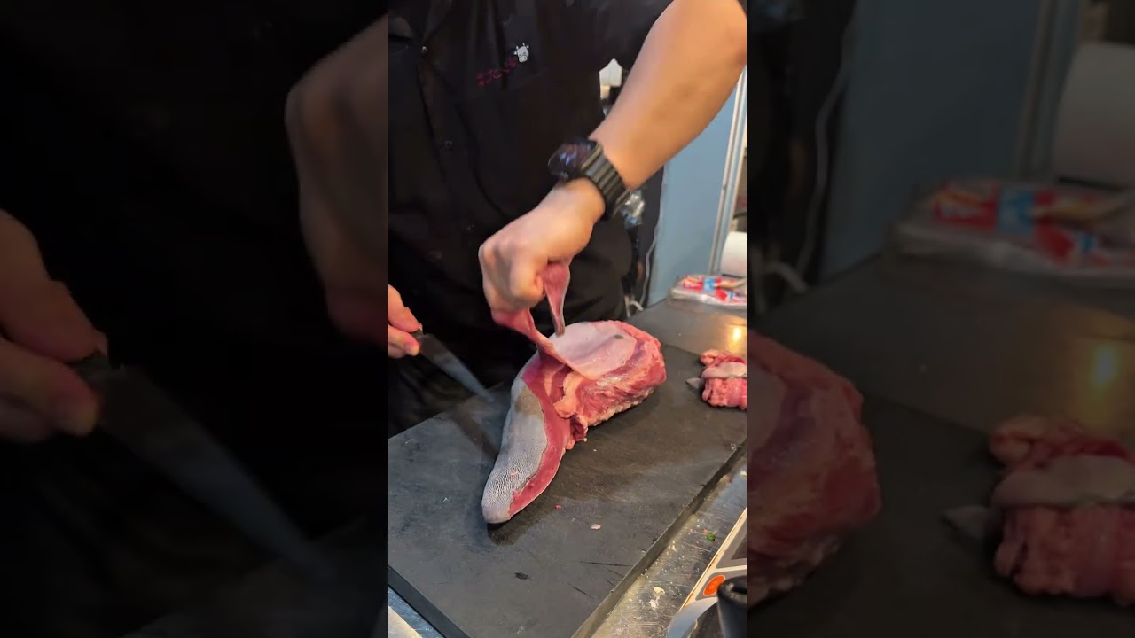 和牛タン捌き