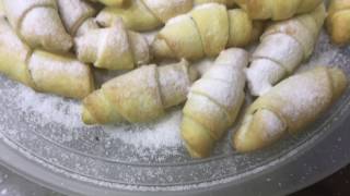 Рогалики с Орехами или Бакинские Мутаки - рецепт, с которым справятся даже начинающие! Рогалики с Орехами или Бакинские Мутаки - рецепт, с которым справятся даже начинающие!