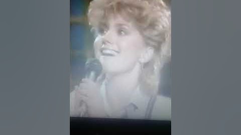 Olivia Newton-John - Make A Move On Me live 1982