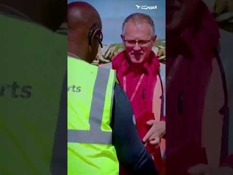 إطلاق أول خدمة بريد بطائرات م سيرة في بريطانيا