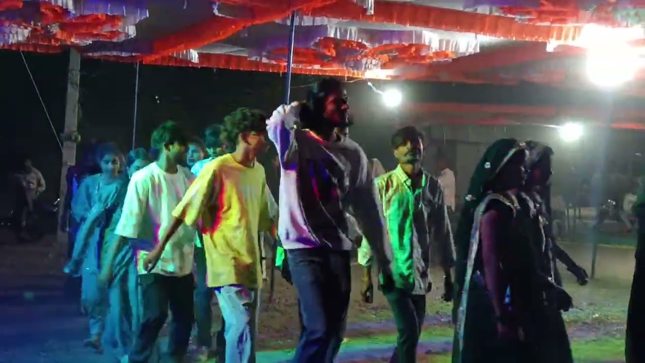 आदिवासी सादी मे 