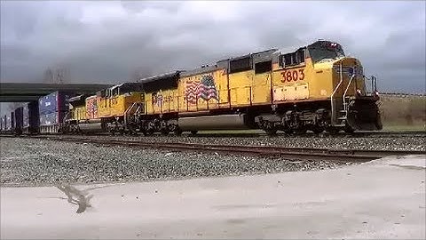 Trains around Ohio Featuring NS CSX UP BNSF Locomotives