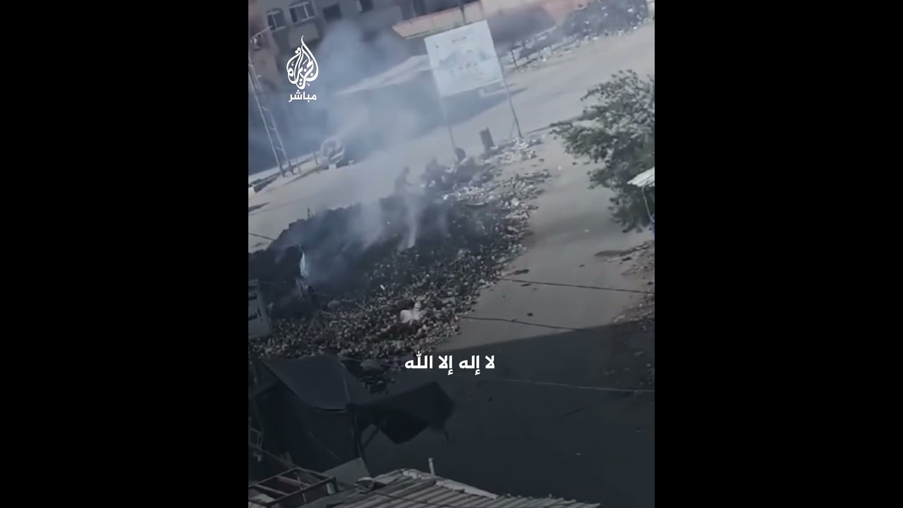شاب يخاطر بحياته لسحب مواطن قنـصه الاحتـلال في جباليا شمالي غزة