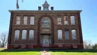 BACKWOODS USA 4K - ABANDONED MIDWEST SCHOOL BED & BREAKFAST HOTEL URBAN EXPLORATION URBEX TORNADO