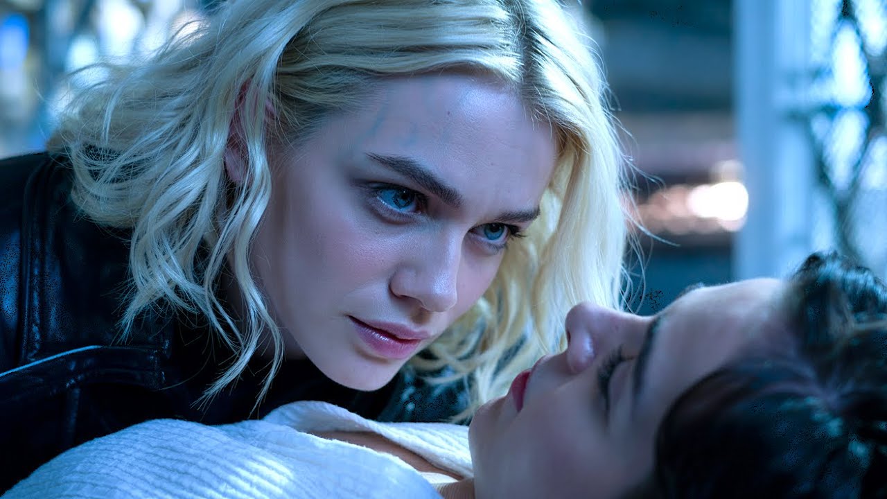 «Пока я спал, моя инопланетная служанка упала на меня и прошептала что-то, что я никогда не забуду»