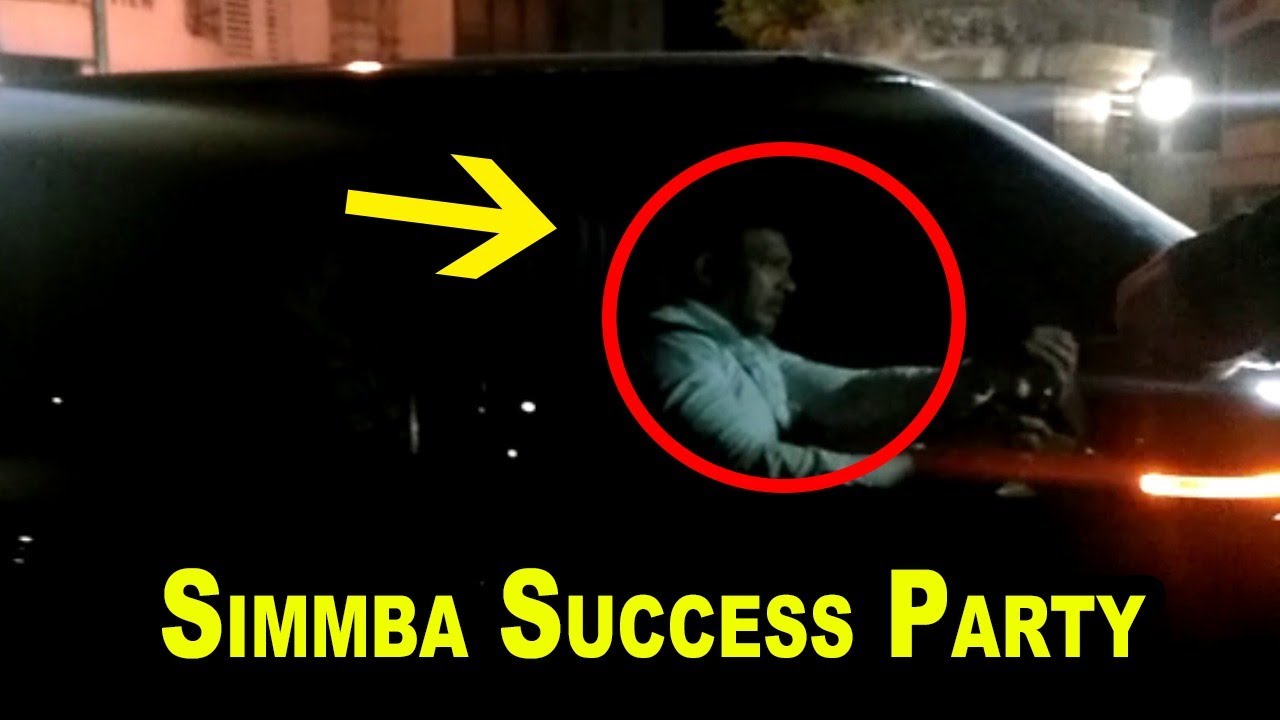 Akshay Kumar Arrive at Simmba Success Party