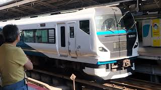 E257系2000番台オオNA-05編成横浜駅発車