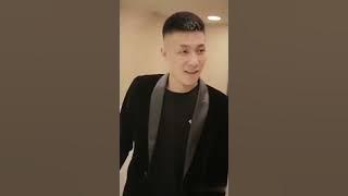 Download lagu Seni dan hiburan - pria yang berwibawa