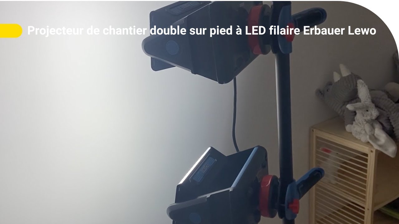 Avis consommateur : Projecteur de chantier double sur pied à LED