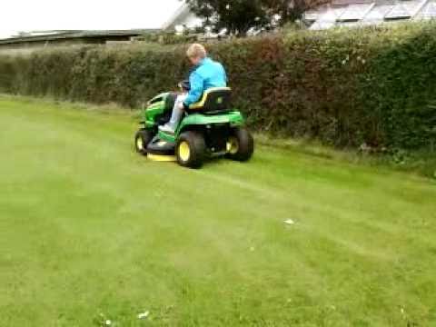 trattorino john deere x110 trattorino john deere x110
