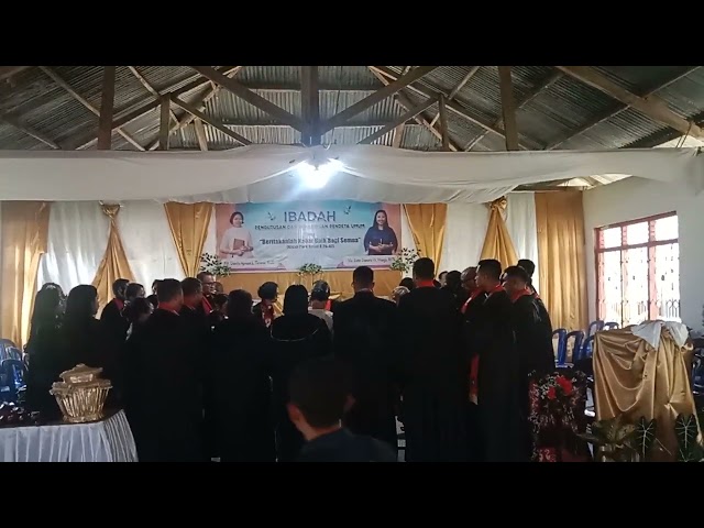 Vicaris Ester Damaris Wolla Wunga ditabis menjadi Pendeta untuk kemudian diutus jadi dosen STT GKS.