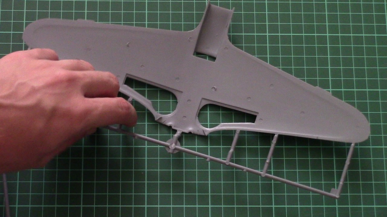 aircraft carrier Special Hobby 1/32 Yak-3 Onward on Berlin (SH32011) Review