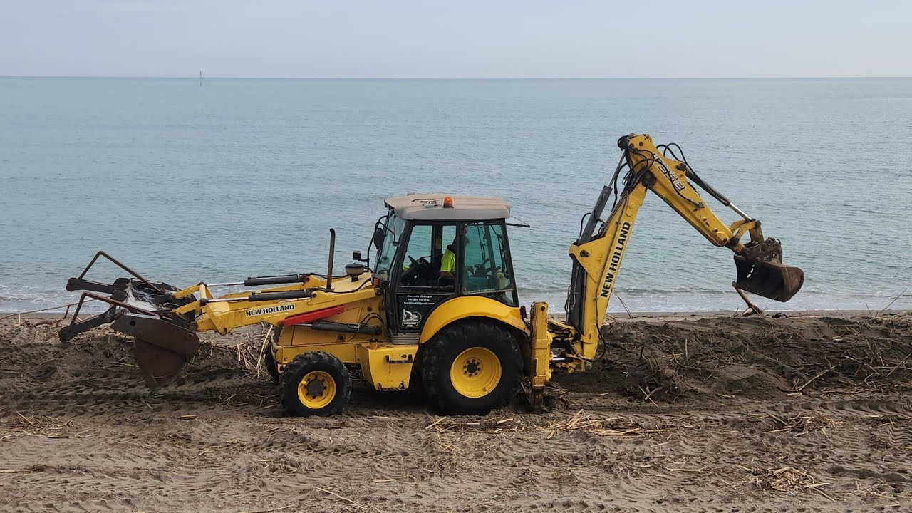 November 18th, 2024 Cleaning Benalmadena Beach,  Benalmadena,  Malaga Province, Spain