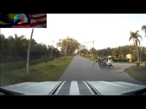 viral-terkini-oktober-2019-:-kemalangan-motor-di-kg-gajah-perak