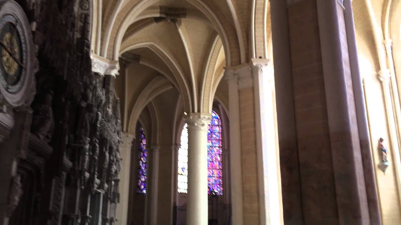 シャルトル大聖堂内の豪華なステンドグラス Youtube