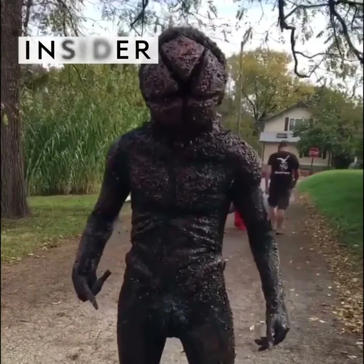 This guy made a functioning Demogorgon costume