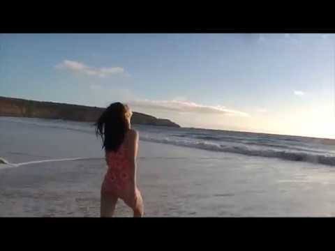 Video: Maslin Beach Nude Olympics Avbröts - Matador Network