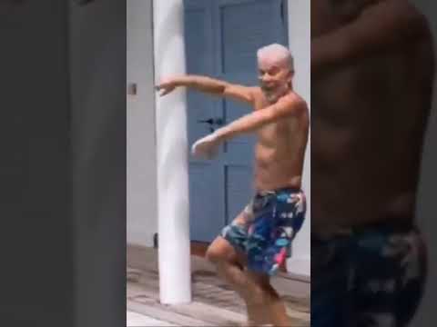 Video: 68-year-old Gazmanov pleasantly surprised users with an incendiary dance