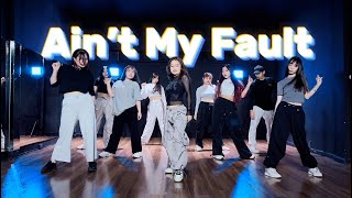 Ain't My Fault (Jennie x Lisa) Dance Cover by BoBoDanceStudio Resimi