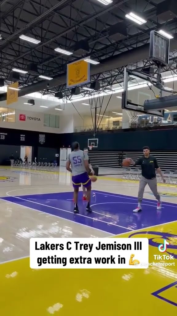 Lakers got a new Center #hoodnews #TreyJemison #lakers #NBA #sports #basketball #practice #workout