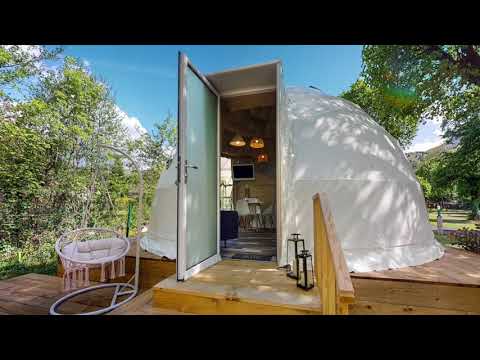 Video-thumbnail van Camping de L