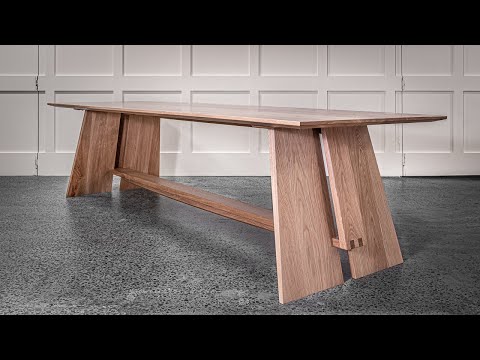 वीडियो: एकीकृत कुर्सियों के साथ सरल अभी तक चालाक कॉफी टेबल डिजाइन