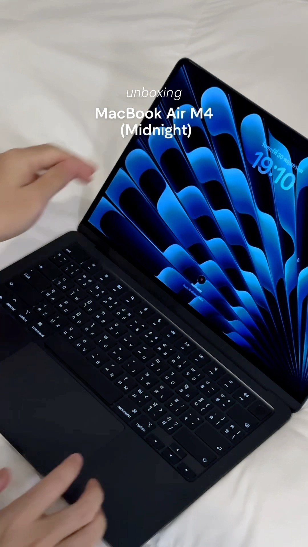 MacBook Air M4 Midnight Unboxing | So Sleek in 2025