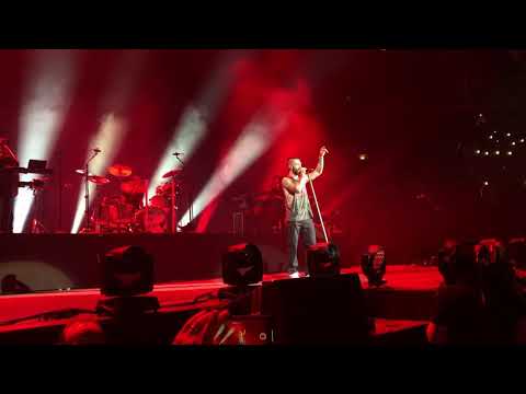 Maroon 5 - Girls Like You (Live @ O2 Arena Prague)