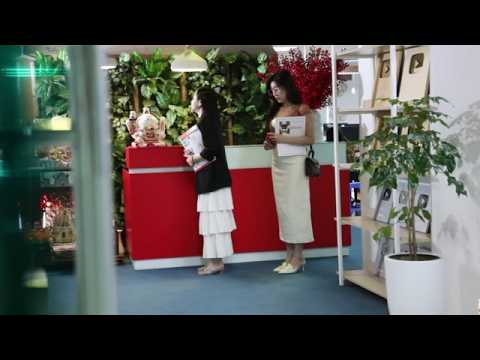 CEO Swaps Places with Security Guard, Exposes Deceitful Job Candidate