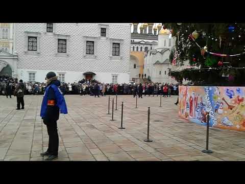 "Выдача" детей после Кремлевской елки 2018 г.Можно выразить благодарность ребятам с  МФ профсоюзов