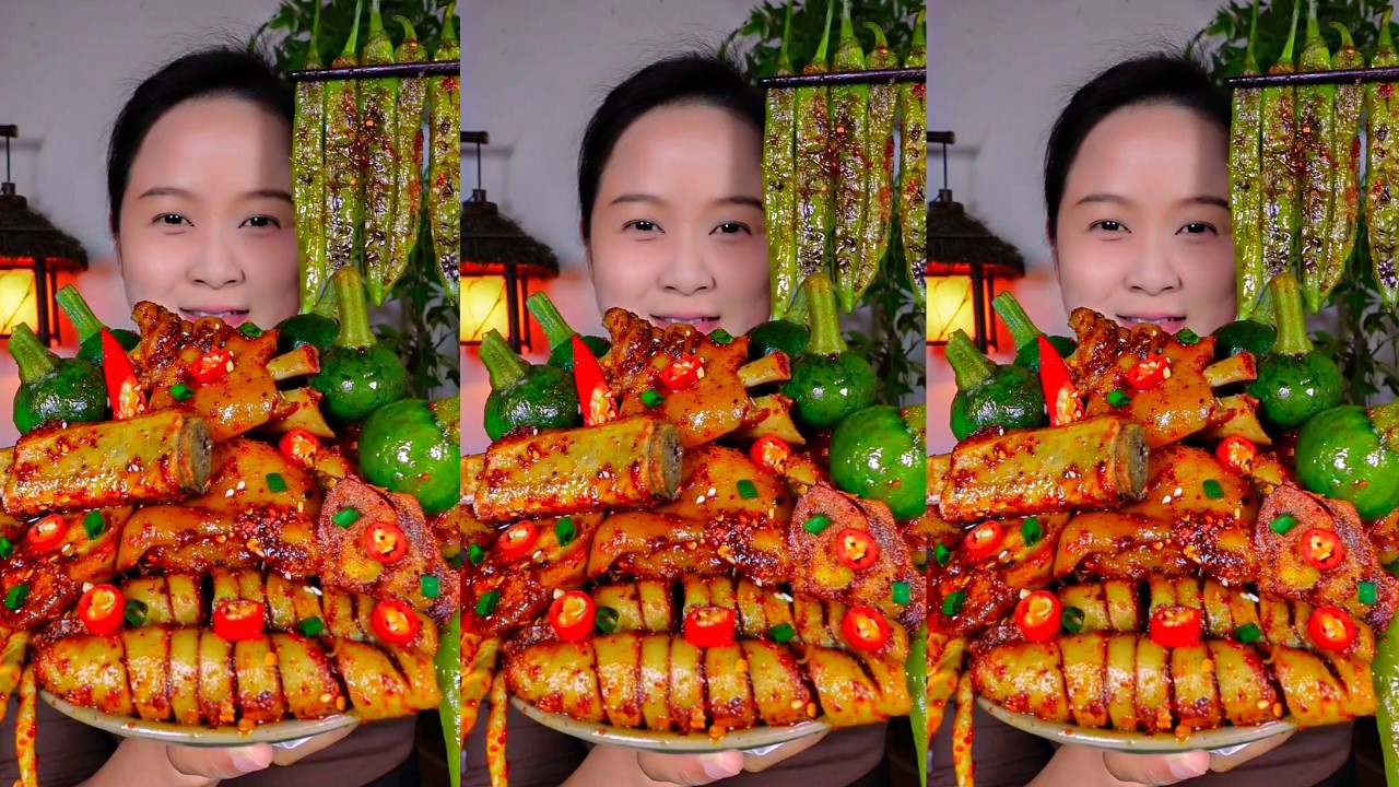 She Enjoys Eating Braised Pork Ribs Spicy Food Eating Show Really Delicious