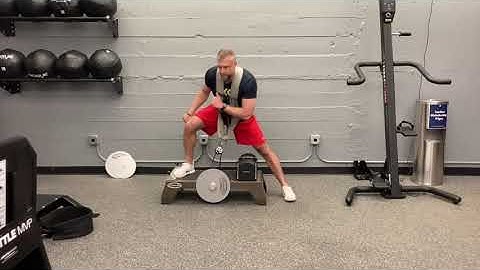 Exxentric Minute: kBox Lateral Squat