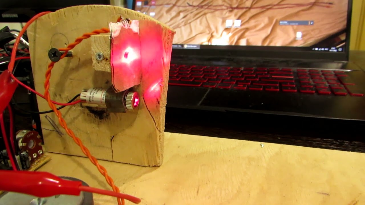 Демонстрация работы простого лазерного микрофона