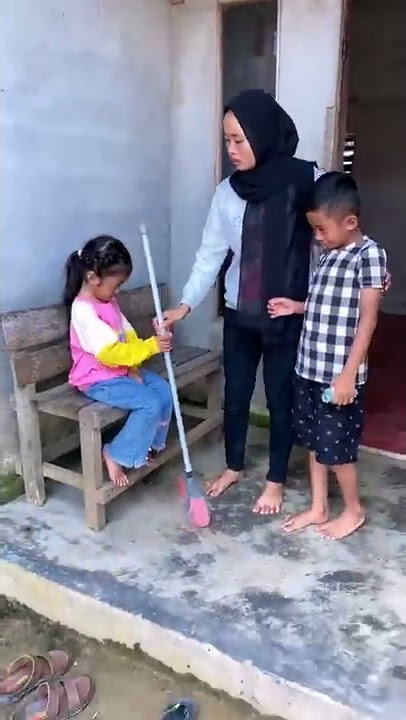 Anak tiri selalu di siksa #shorts